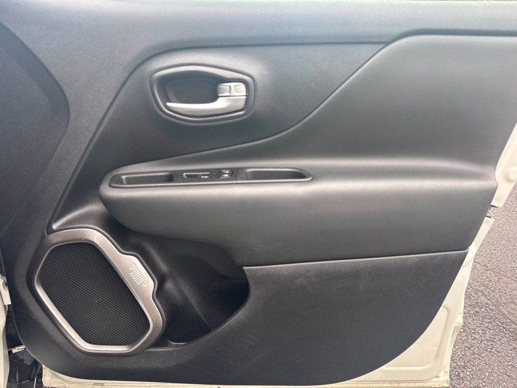 Used 2020 Jeep Renegade Limited w/ UConnect 8.4 Nav Group AWD/4WD image 65