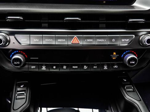 Used 2025 Kia Telluride S FWD image 25