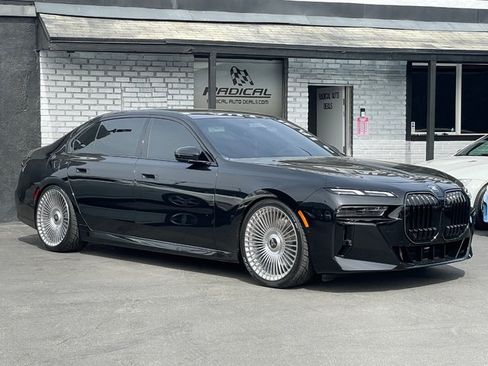 Used 2025 BMW 740i RWD image 5