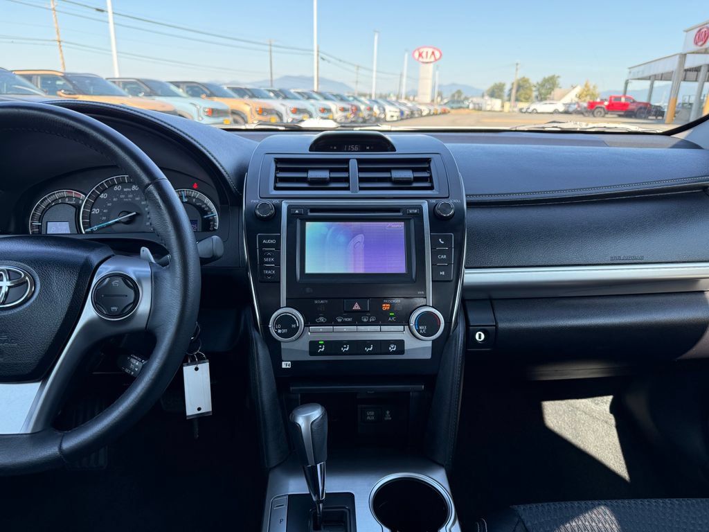 Used 2013 Toyota Camry SE FWD image 24