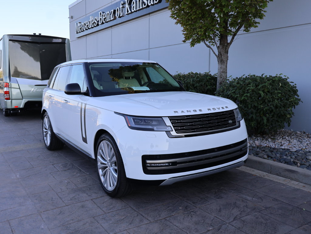 Used 2024 Land Rover Range Rover SE AWD/4WD image 1