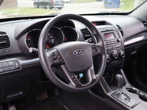 Used 2013 Kia Sorento LX AWD/4WD image 8