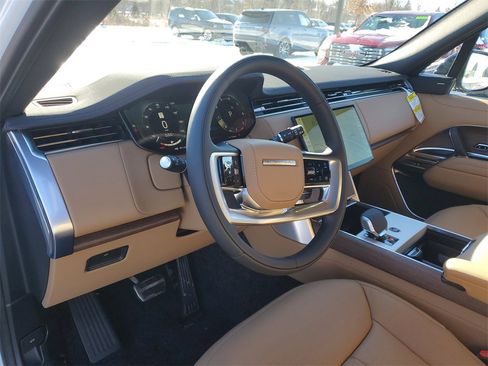 New 2026 Land Rover Range Rover SE image 14