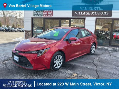 Used 2021 Toyota Corolla LE image 1