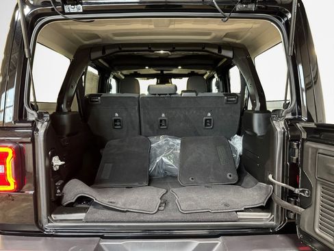 Used 2025 Jeep Wrangler Unlimited Sahara w/ Safety Group image 25