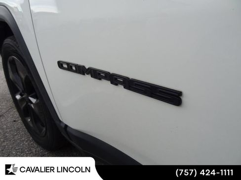 Used 2019 Jeep Compass Latitude FWD image 15