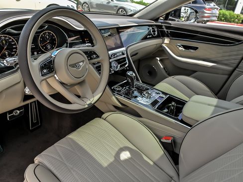 Used 2024 Bentley Flying Spur V8 AWD/4WD image 14