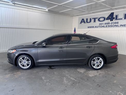 Used 2018 Ford Fusion SE FWD image 8