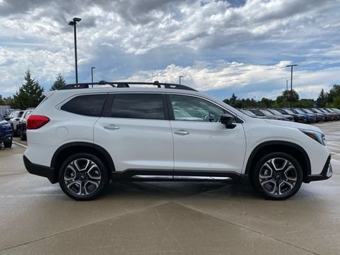 Used 2025 Subaru Ascent Touring w/ Popular Package #1 AWD/4WD image 6
