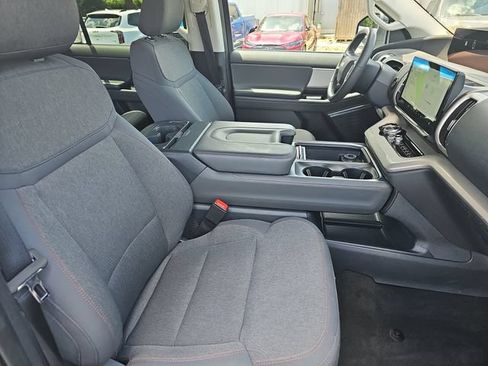 Used 2025 Ford Expedition Max Active AWD/4WD image 10