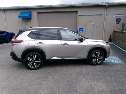 Used 2023 Nissan Rogue SL w/ SL Premium Package AWD/4WD image 5