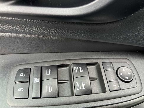 Used 2021 Jeep Cherokee Trailhawk AWD/4WD image 15