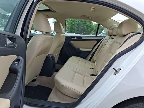 Used 2013 Volkswagen Jetta SE FWD image 10