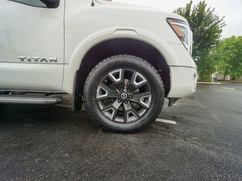 Used 2021 Nissan Titan Platinum Reserve w/ Moonroof Package image 4