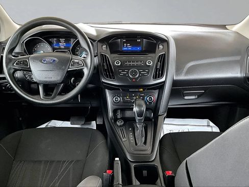 Used 2017 Ford Focus SE FWD image 7