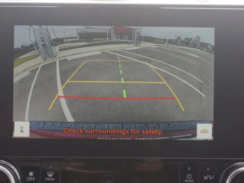 Used 2023 Toyota Highlander Limited FWD image 8
