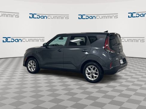 Used 2023 Kia Soul LX w/ LX Technology Package FWD image 6