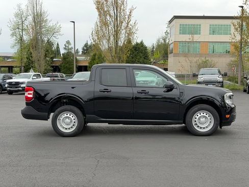 Certified 2024 Ford Maverick XL image 3