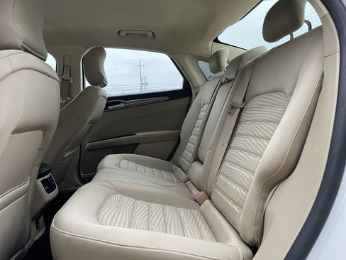 Used 2016 Ford Fusion SE image 13