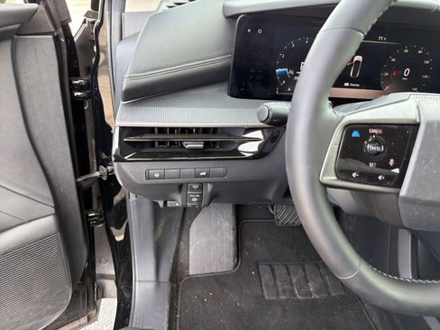 Certified 2025 Nissan Murano SV image 12