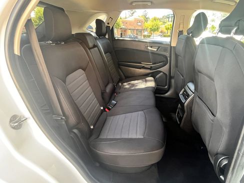 Used 2018 Ford Edge SE FWD image 14
