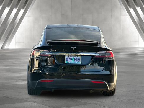 Used 2018 Tesla Model X 75D image 5