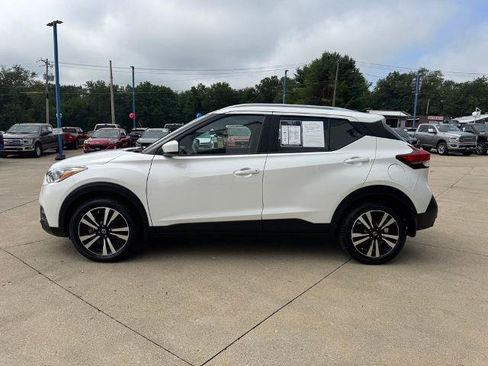 Used 2019 Nissan Kicks SV FWD image 4