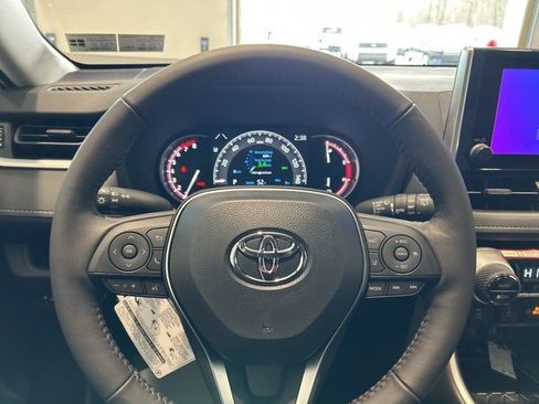 New 2025 Toyota RAV4 XLE image 11