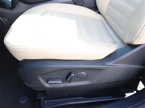 Certified 2019 Ford Edge SEL w/ Equipment Group 201A image 15