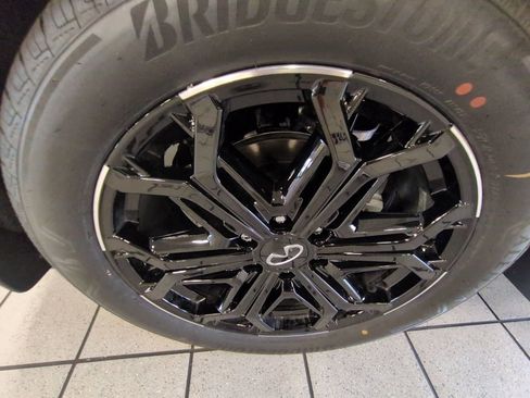 New 2026 INFINITI QX80 4WD w/ Sport Exterior Package image 28