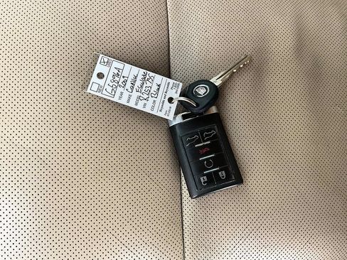 Used 2009 Cadillac Escalade AWD image 33