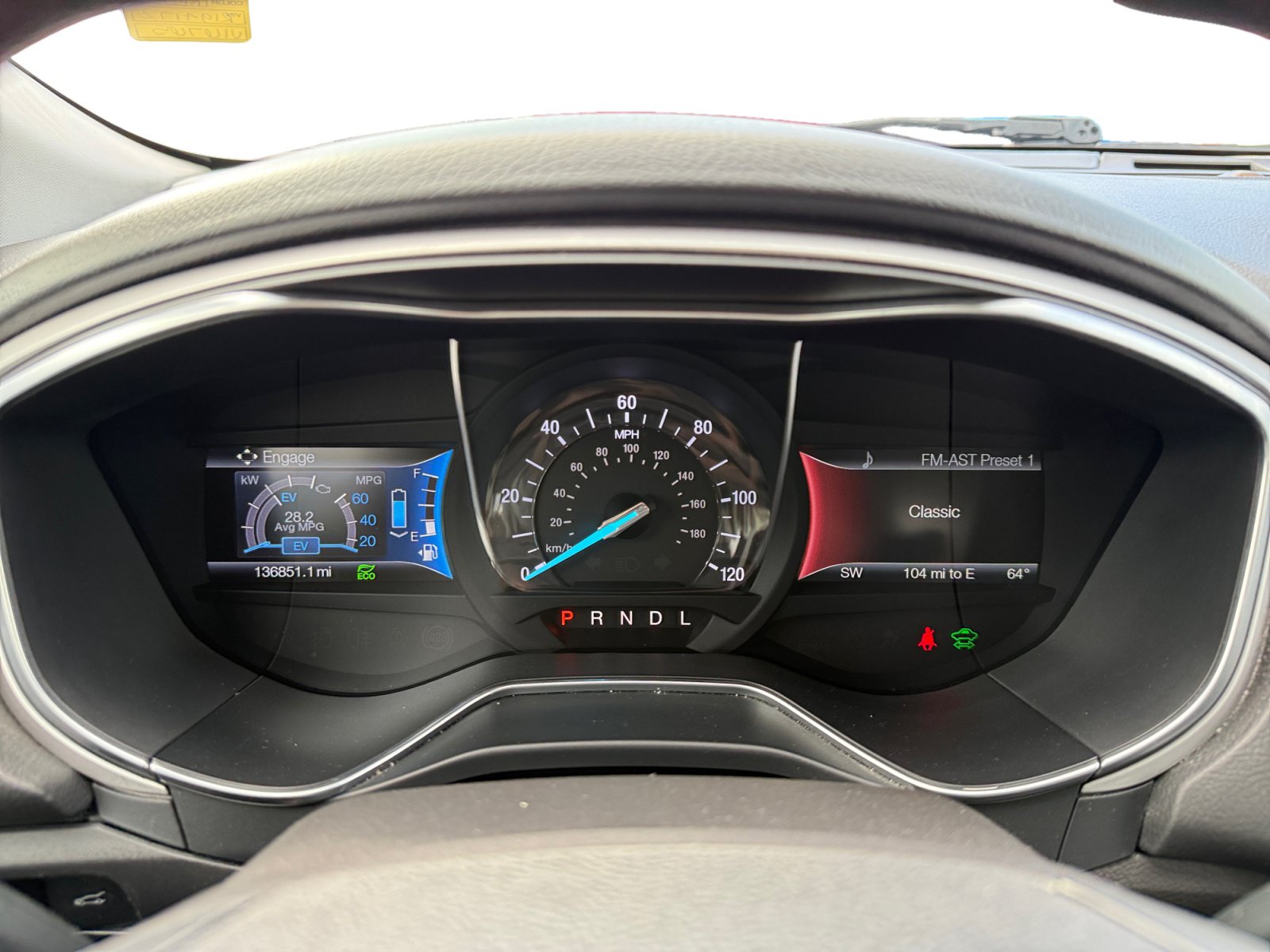 Used 2016 Ford Fusion SE FWD image 11