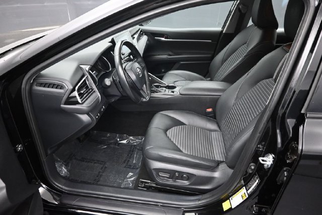 Used 2024 Toyota Camry SE w/ Convenience Package FWD image 9