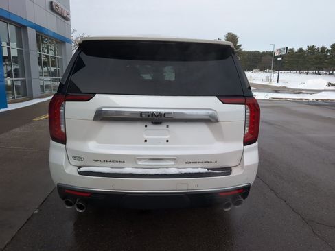 Used 2021 GMC Yukon Denali w/ Denali Premium Package image 7