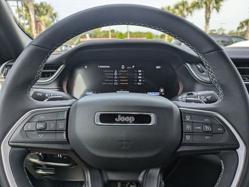 Used 2024 Jeep Grand Cherokee Laredo X w/ Luxury Tech Group I AWD/4WD image 33