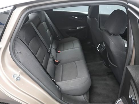 Used 2024 Chevrolet Malibu LT image 34