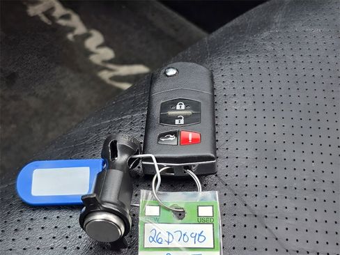 Used 2005 MAZDA MX-5 Miata LS image 32