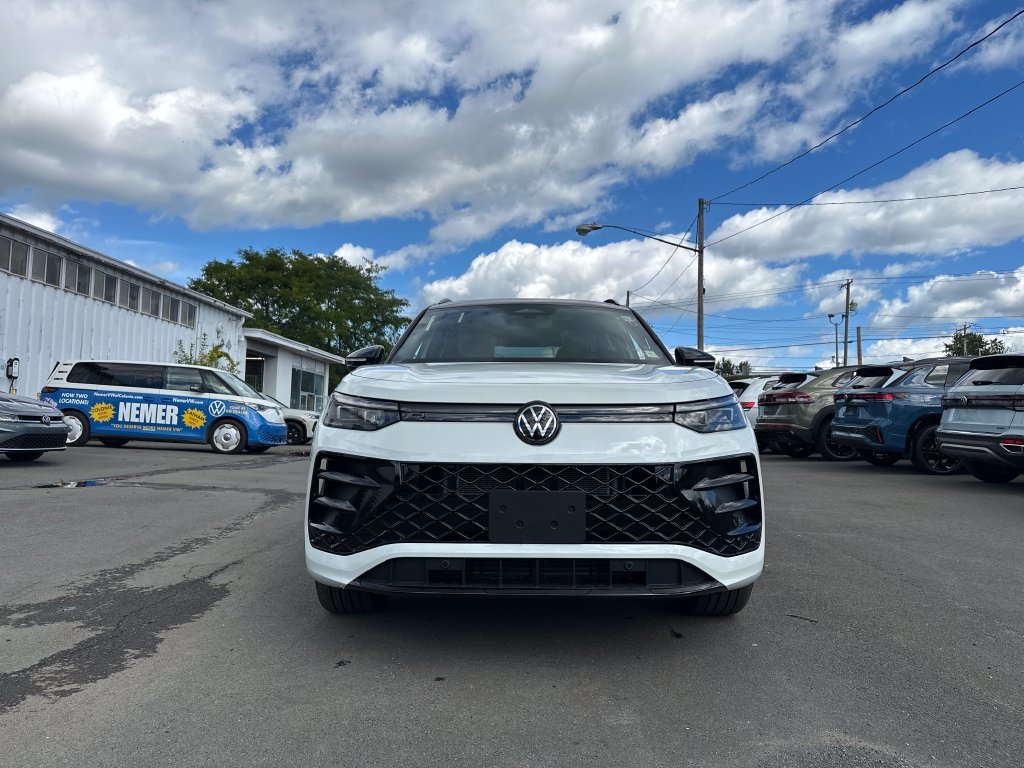 New 2026 Volkswagen Tiguan SE R-Line AWD/4WD image 6