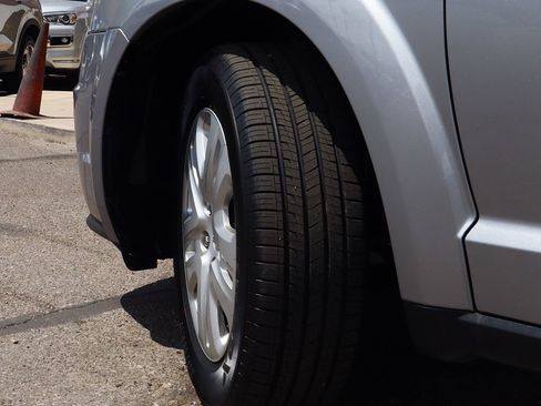 Used 2020 Dodge Journey SE image 6