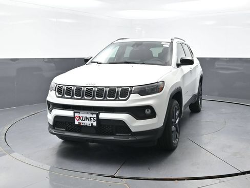 New 2026 Jeep Compass Latitude AWD/4WD image 4