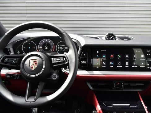 Certified 2025 Porsche Cayenne image 21