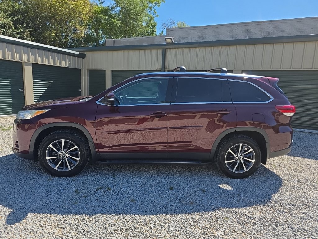 Certified 2019 Toyota Highlander XLE w/ Protection Package #3 AWD/4WD image 3