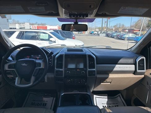 Used 2018 Ford F250 Lariat w/ Lariat Value Package image 2