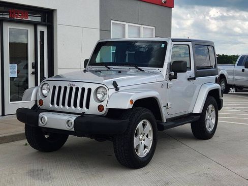 Used 2012 Jeep Wrangler Sahara w/ Dual Top Group AWD/4WD image 24