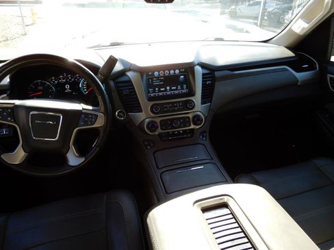 Used 2018 GMC Yukon Denali AWD/4WD image 18