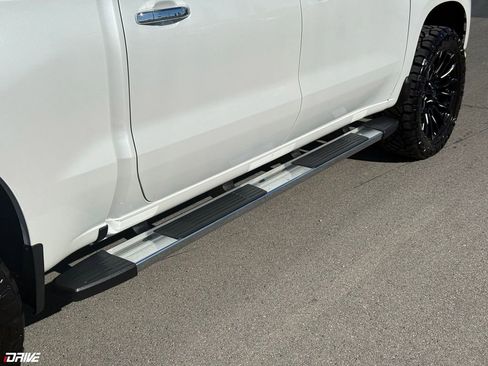Used 2019 Chevrolet Silverado 1500 High Country w/ Technology Package AWD/4WD image 16