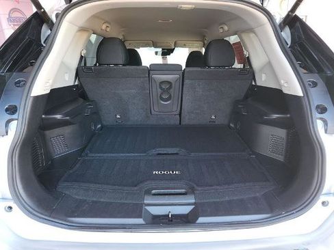 Certified 2020 Nissan Rogue SV image 13