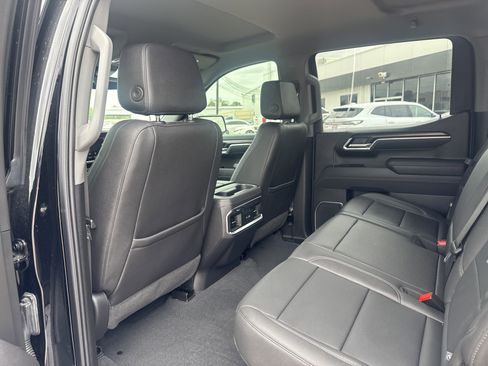 Used 2025 GMC Sierra 1500 SLT image 10