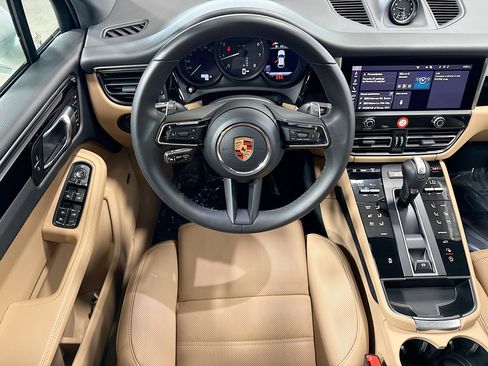 Certified 2026 Porsche Macan AWD/4WD image 17