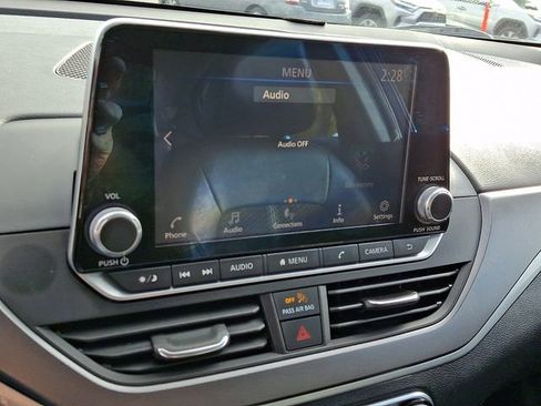 Used 2023 Nissan Altima 2.5 SR image 17